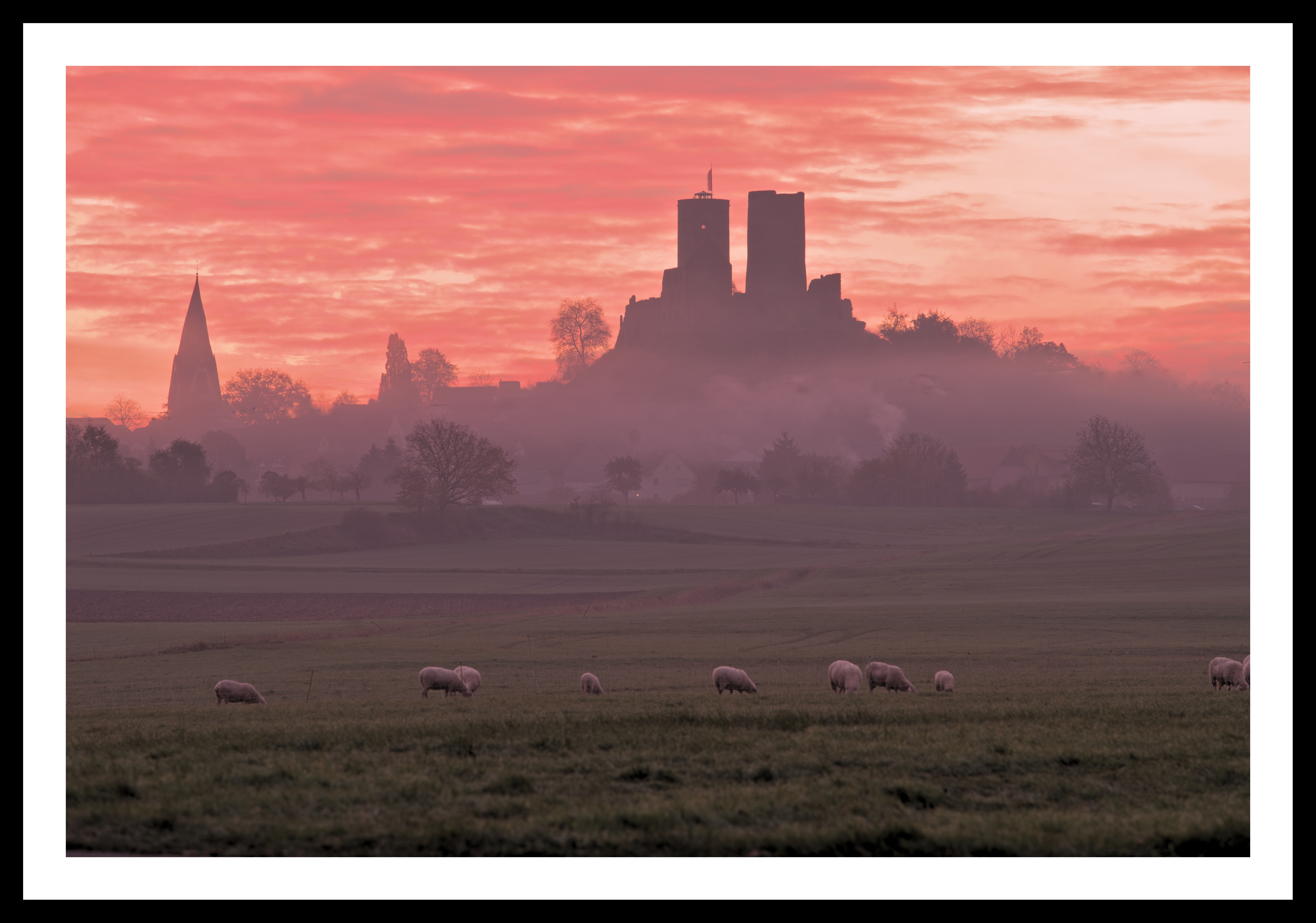 Burg Münzenberg zum Sonnenaufgang im November